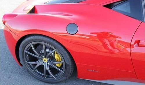 Clapet trappe à essence carbone pour Ferrari 458 italia